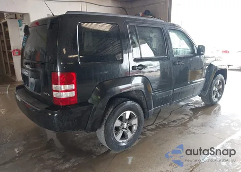 2008 Jeep Liberty Sport z USA, uszkodzony, nr VIN 1J8GN28K98W198015